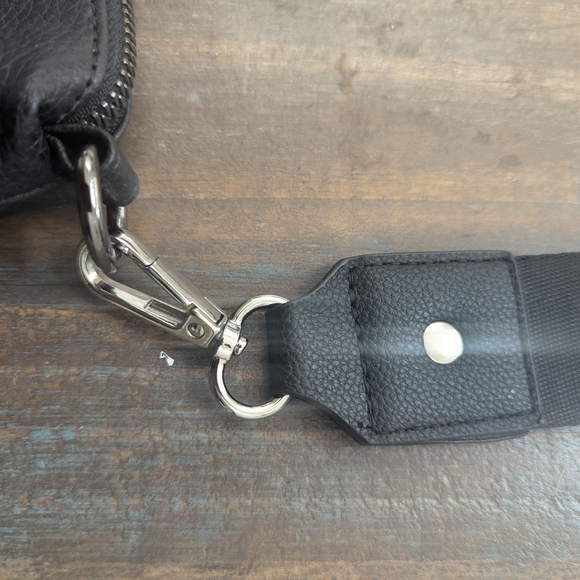 Steve Madden Black Leather Crossbody Bag -Wide Strap, Silver Hardware - Picture 5 of 7